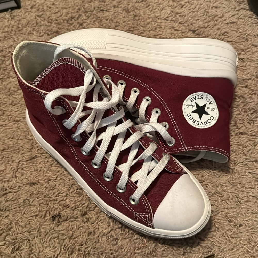 Women’s Converse Platform High Tops. Size 8